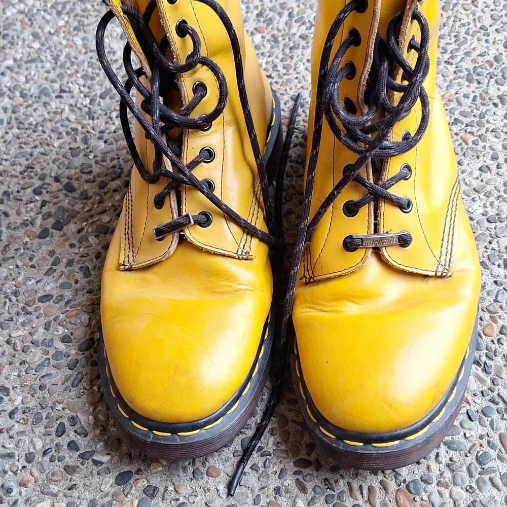 Dr. Martens 1460 *cp* Yellow Smooth Leather Combat Boots Mens 10.5 Womens 12.5 - Picture 2 of 7